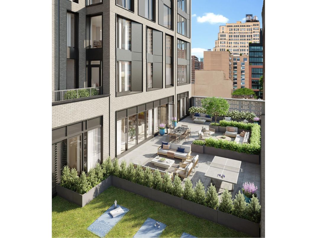 Exterior, Facade, Modern
