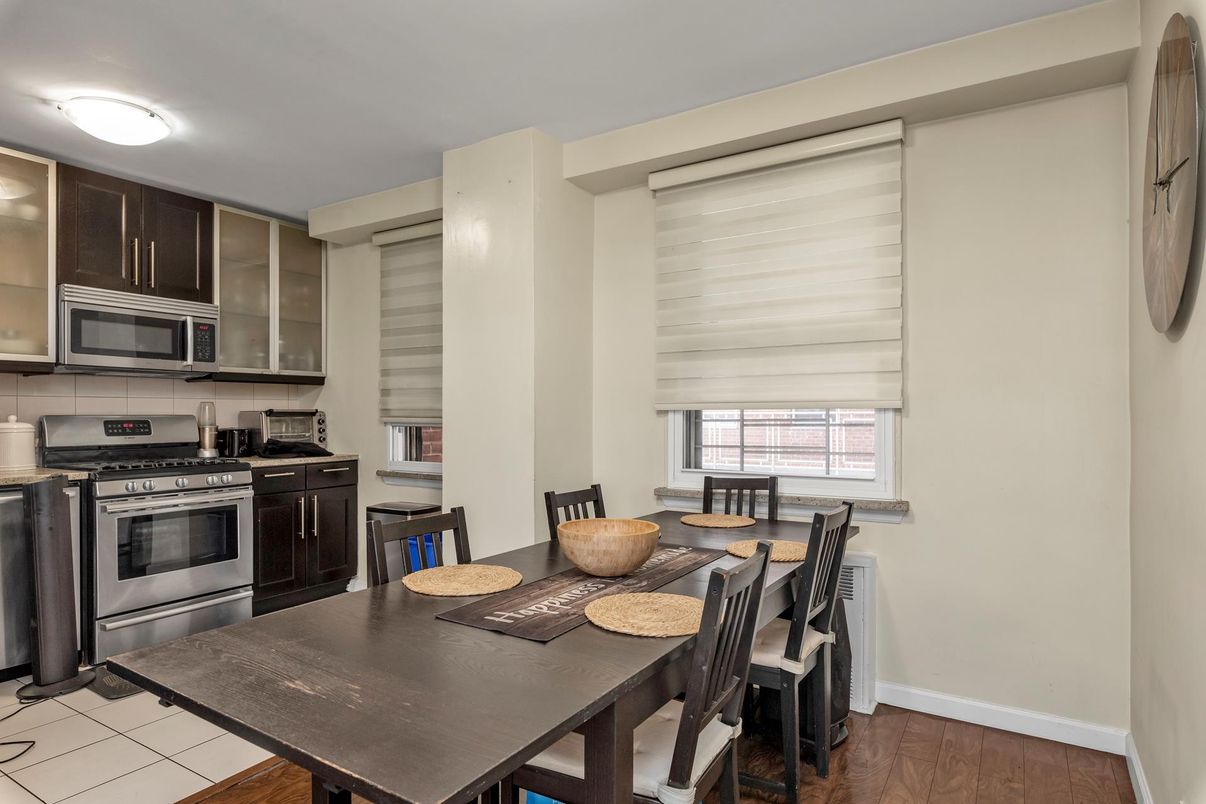 Dining room, Interior, Kitchen, Stainless Steel Appliances, Wood Texture Flooring