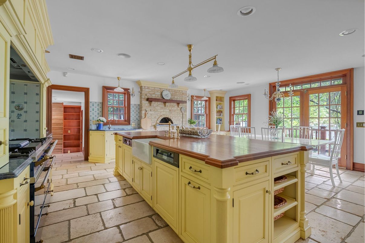 Fireplace, Interior, Kitchen, Pendant Lights, Recessed Lighting