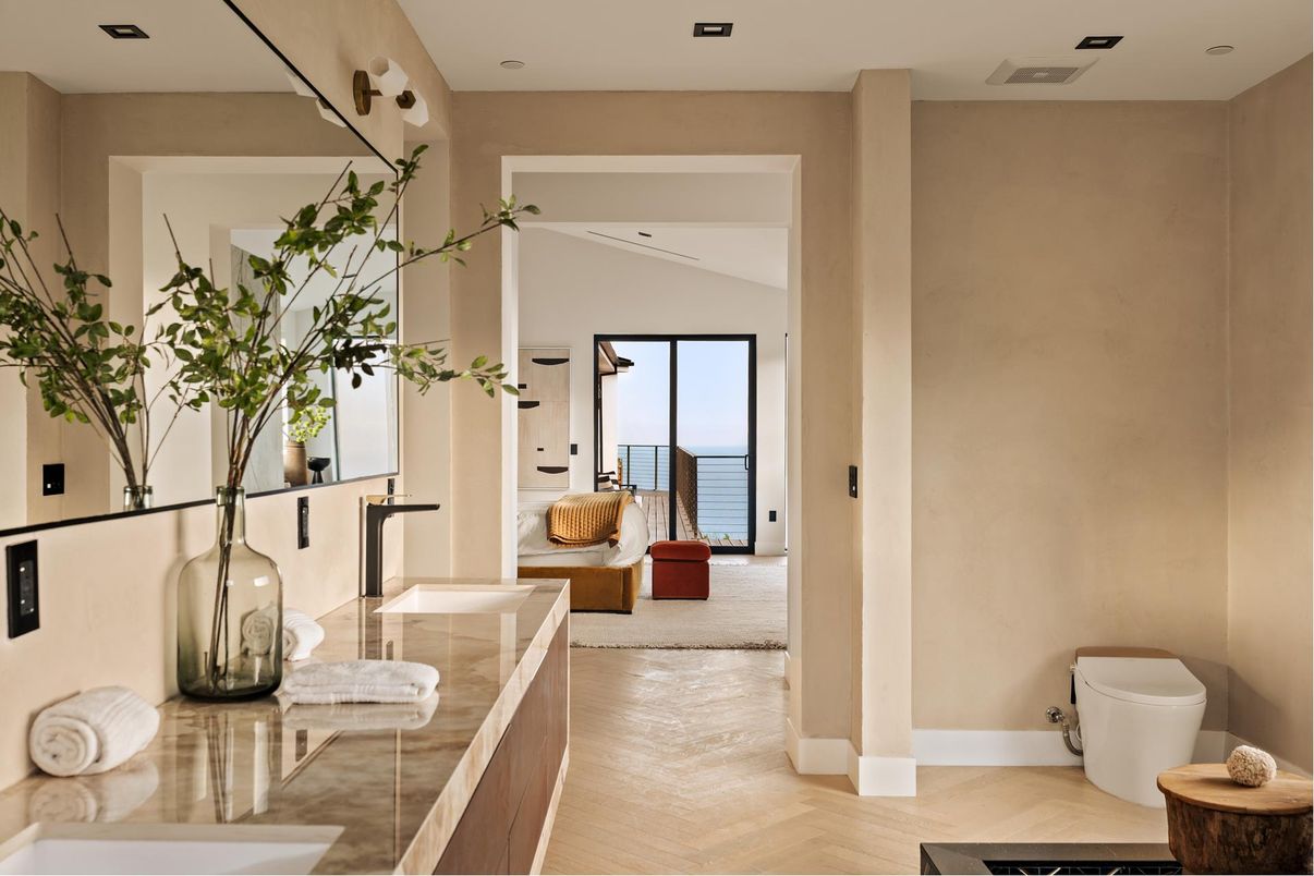 Interior, Recessed Lighting, Water, Wood Texture Flooring