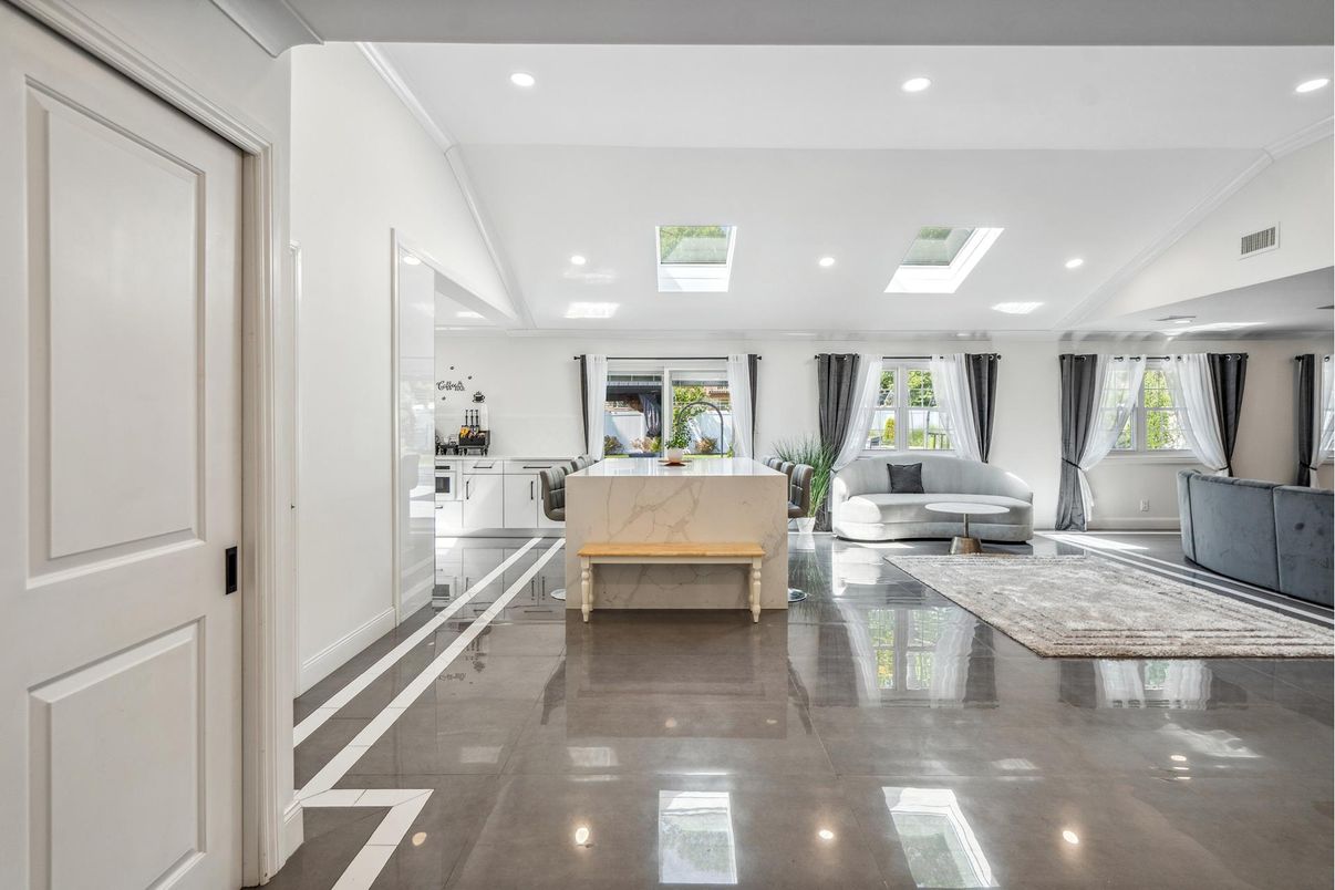 Interior, Recessed Lighting