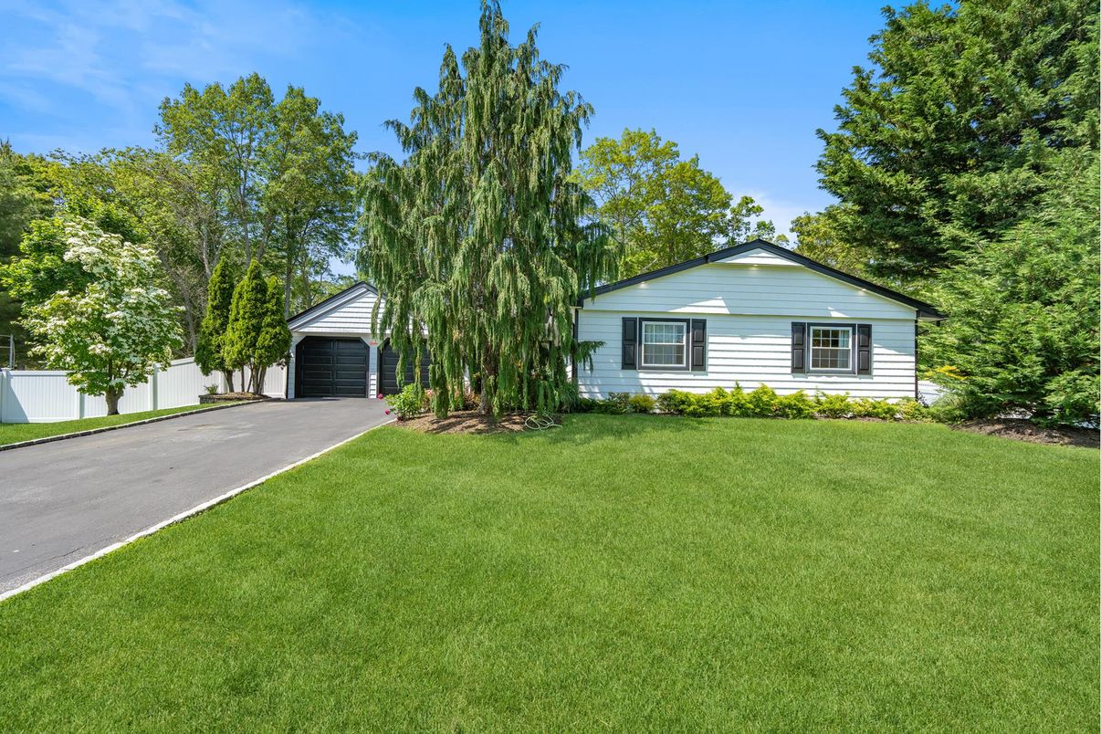 Backyard, Detached Garage, Exterior