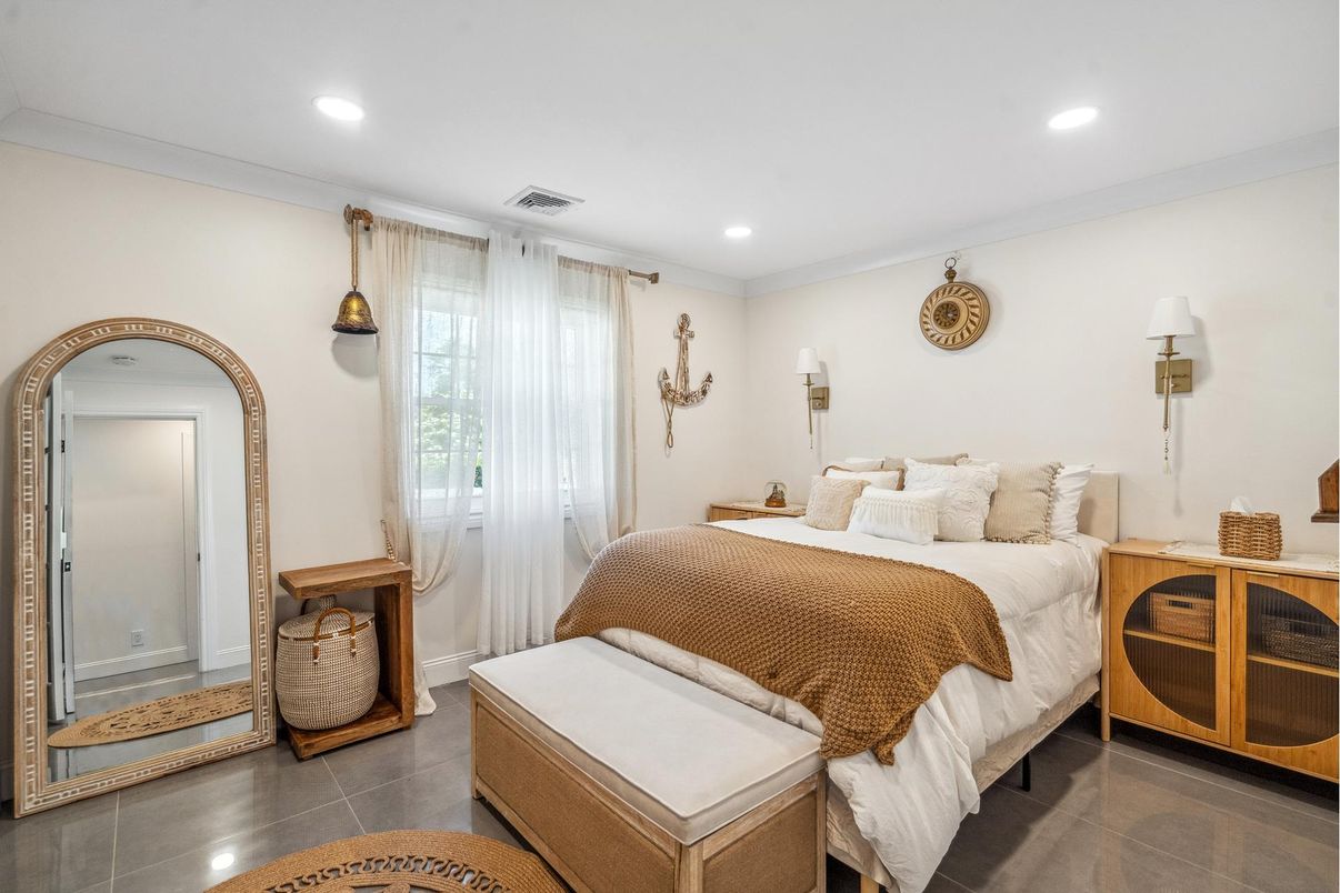 Bedroom, Interior, Recessed Lighting