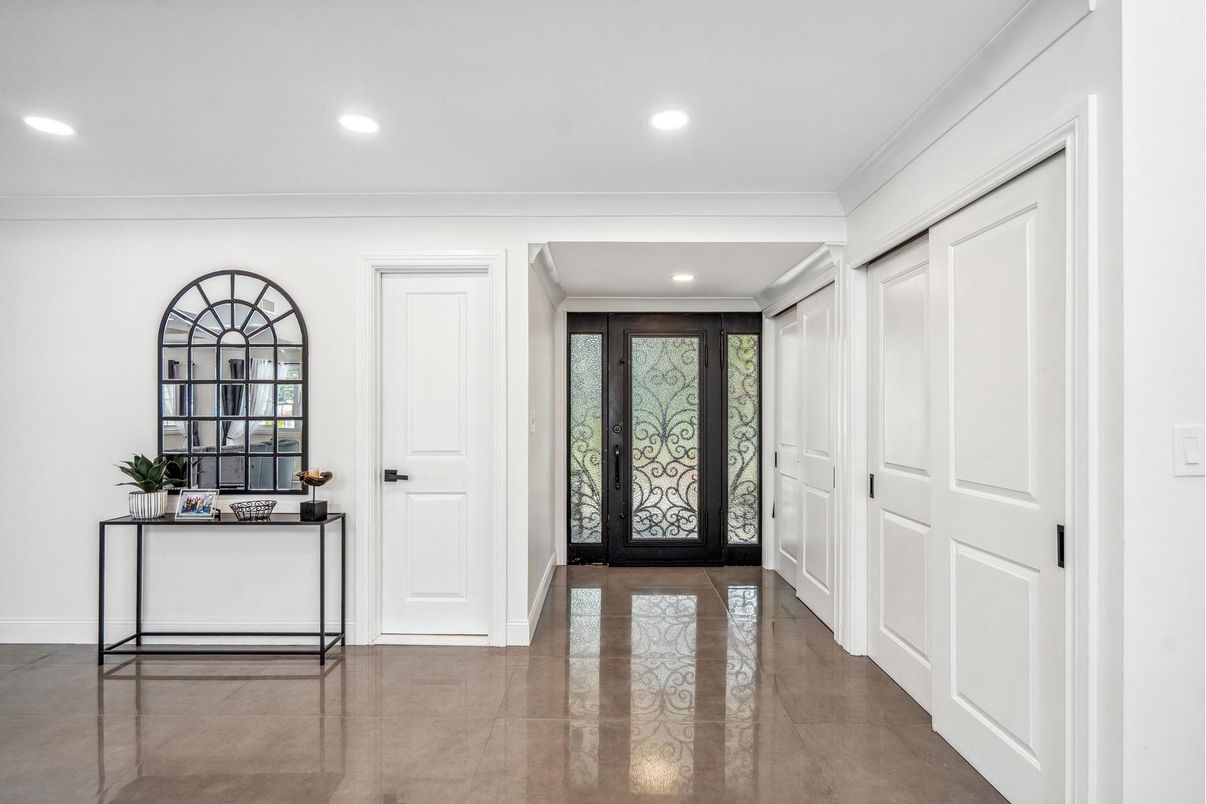 Interior, Recessed Lighting