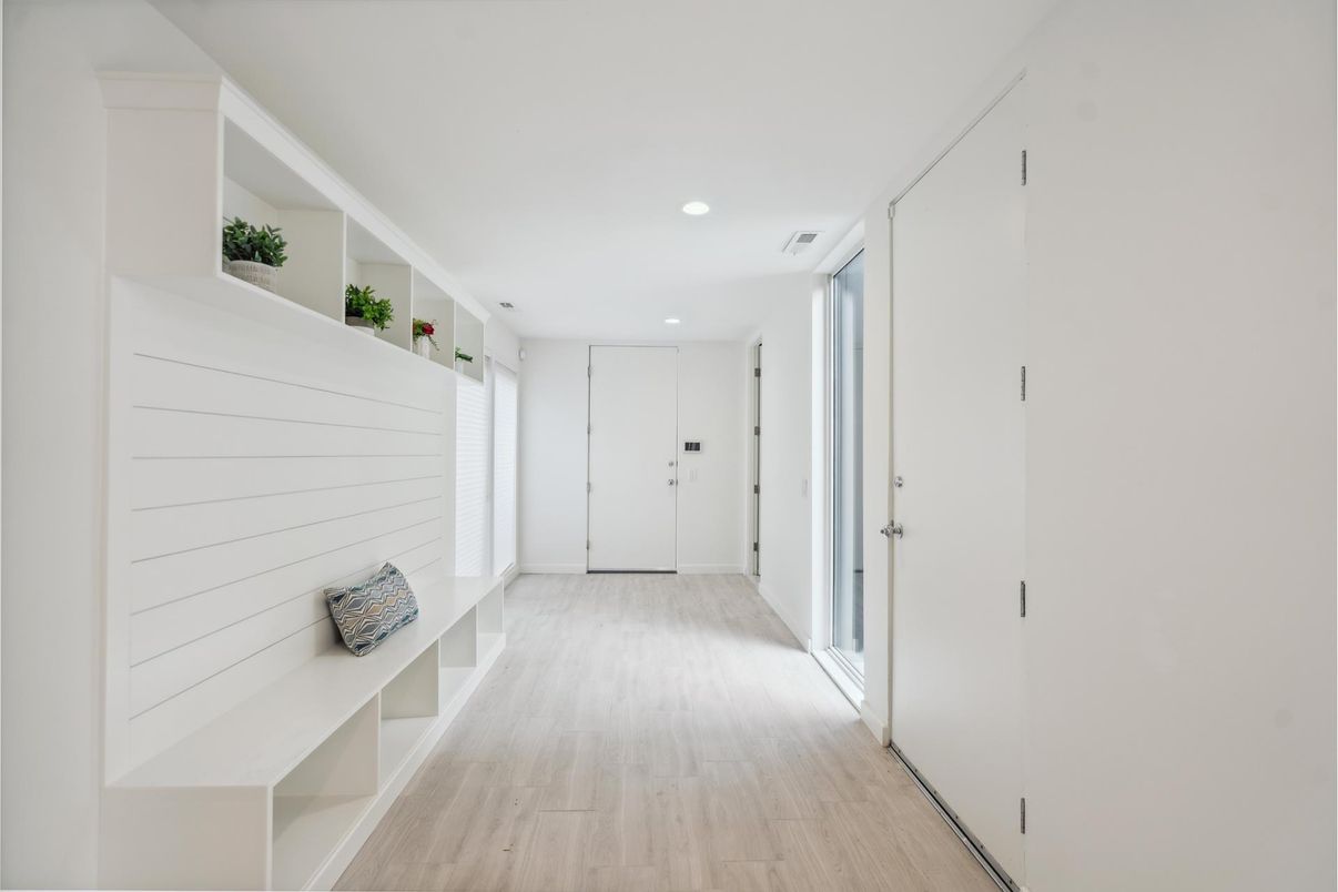 Interior, Recessed Lighting, Wood Texture Flooring