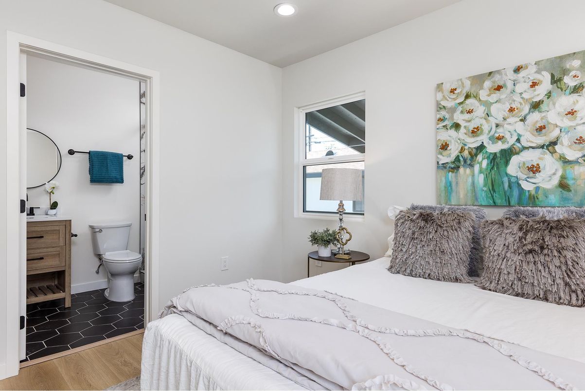Bathroom, Bedroom, Interior, Recessed Lighting, Wood Texture Flooring