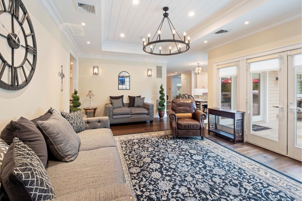 Chandelier, Interior, Living room, Pendant Lights, Recessed Lighting, Wood Texture Flooring