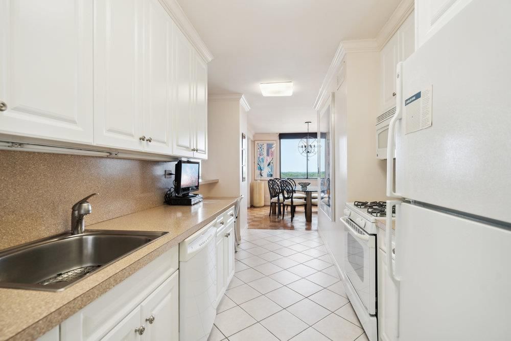 Chandelier, Dining room, Interior, Kitchen