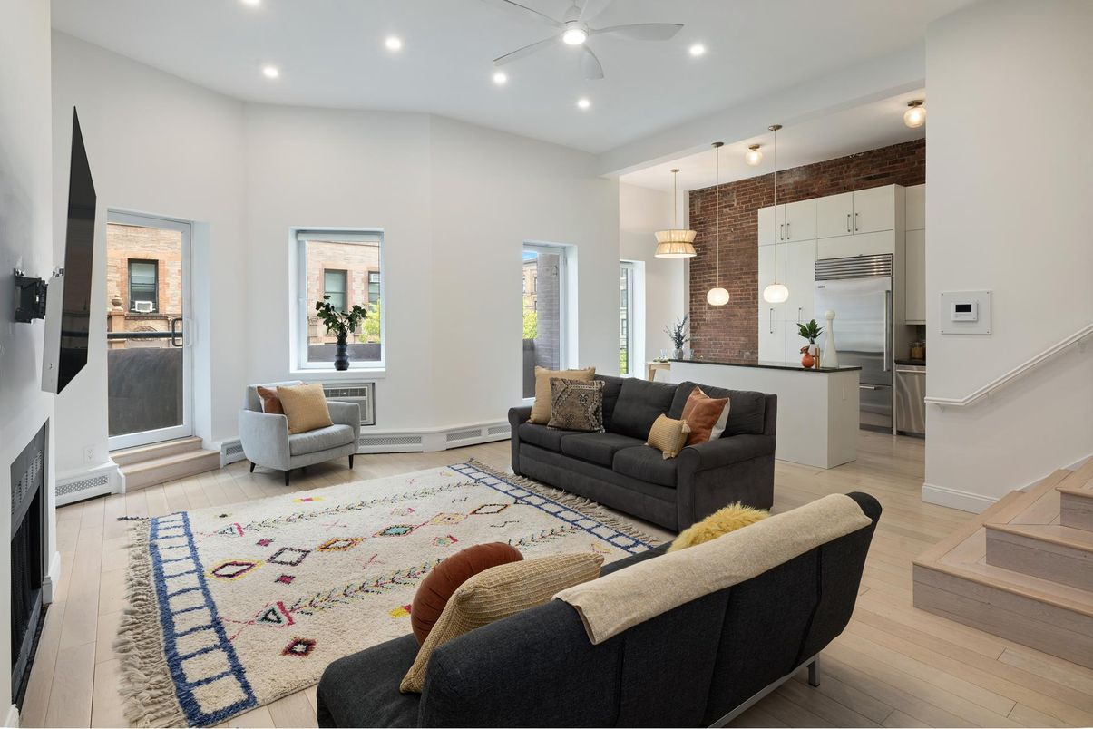 Interior, Kitchen, Living room, Pendant Lights, Recessed Lighting, Stainless Steel Appliances, Wood Texture Flooring