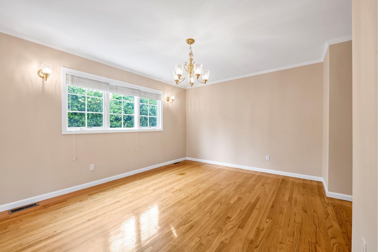 Chandelier, Empty room, Interior, Wood Texture Flooring