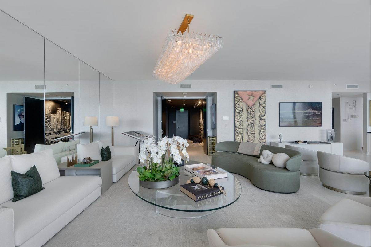 Chandelier, Interior, Living room