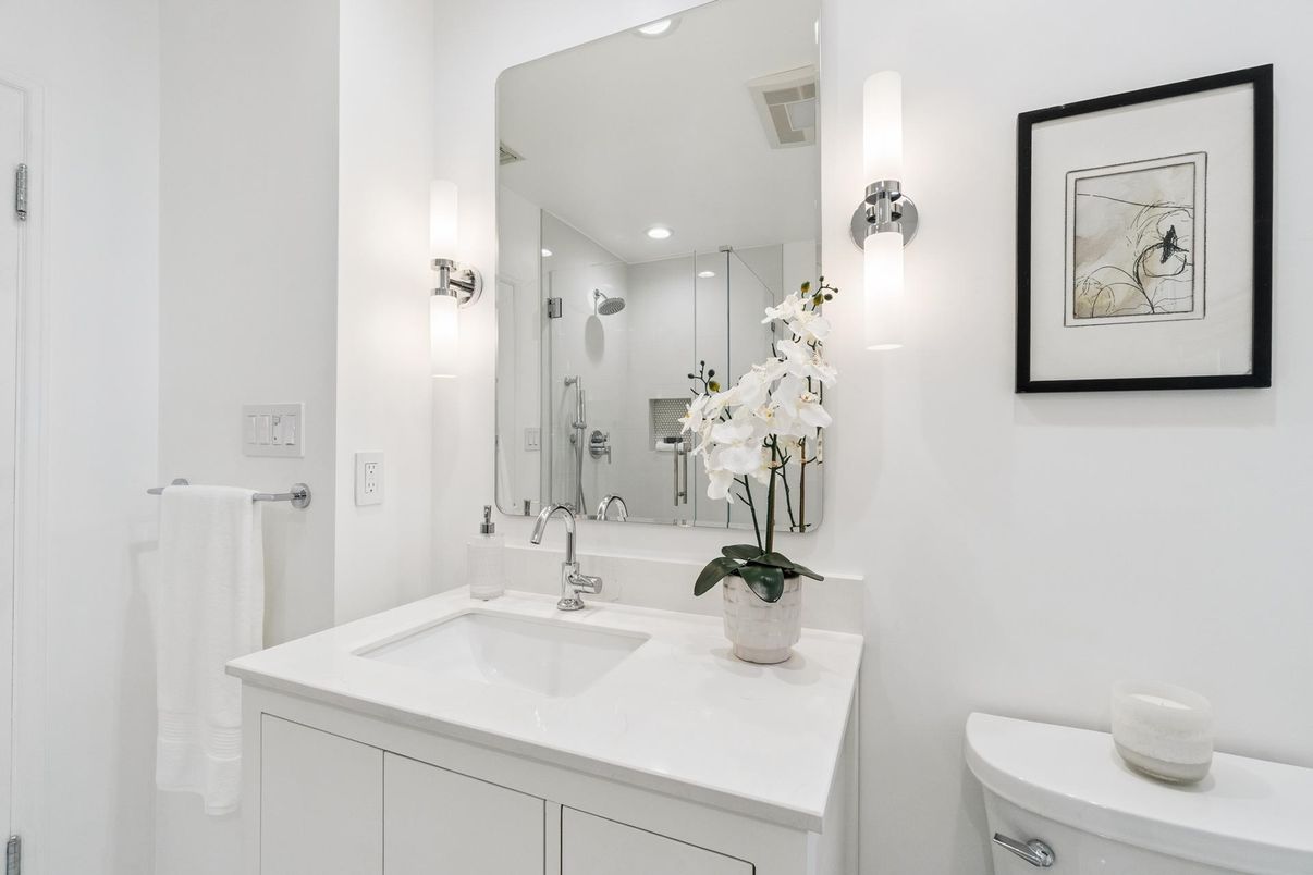Bathroom, Interior, Recessed Lighting