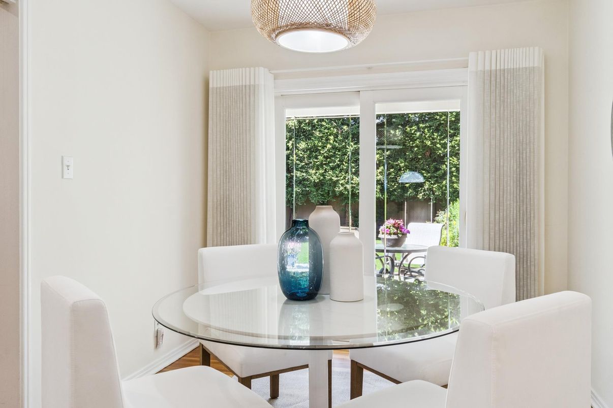 Dining room, Interior