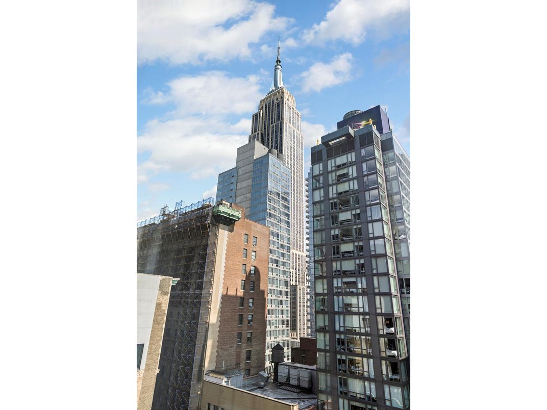 Exterior, Facade, Highrise