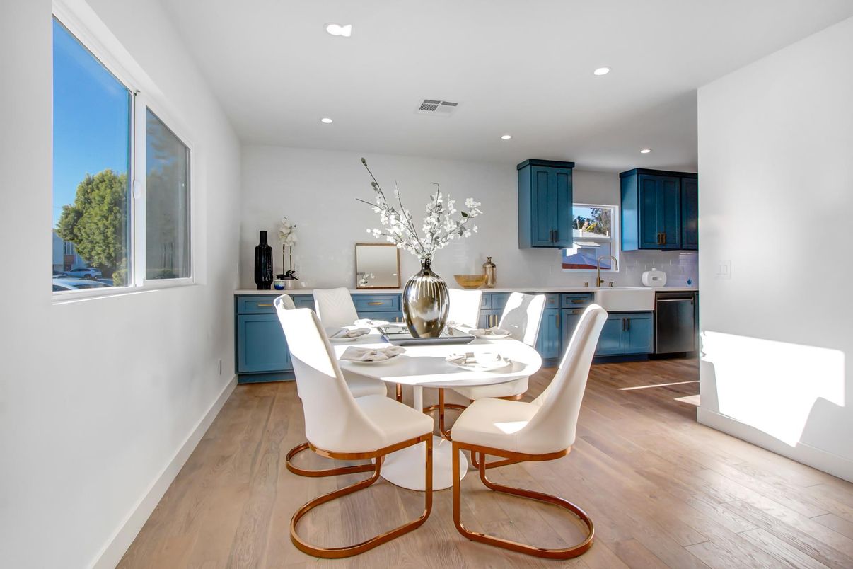Dining room, Interior, Kitchen, Recessed Lighting, Wood Texture Flooring