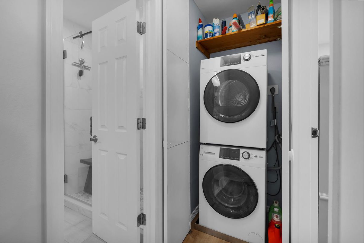 Bathroom, Interior, Marble Walls, Utility Closets, Washer