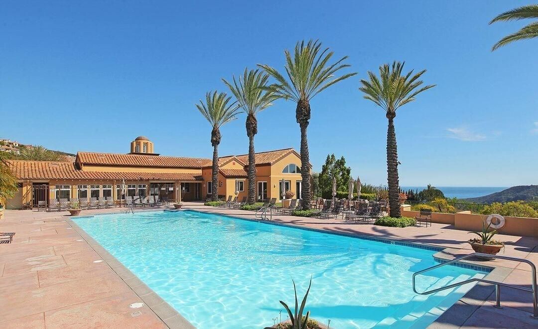 Exterior, Pool, Water
