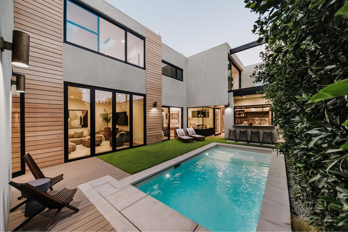 Exterior, Pool