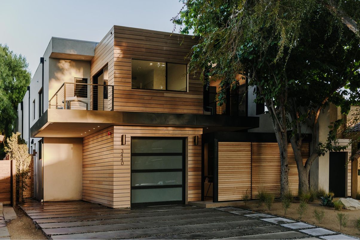 Exterior, Facade, Modern
