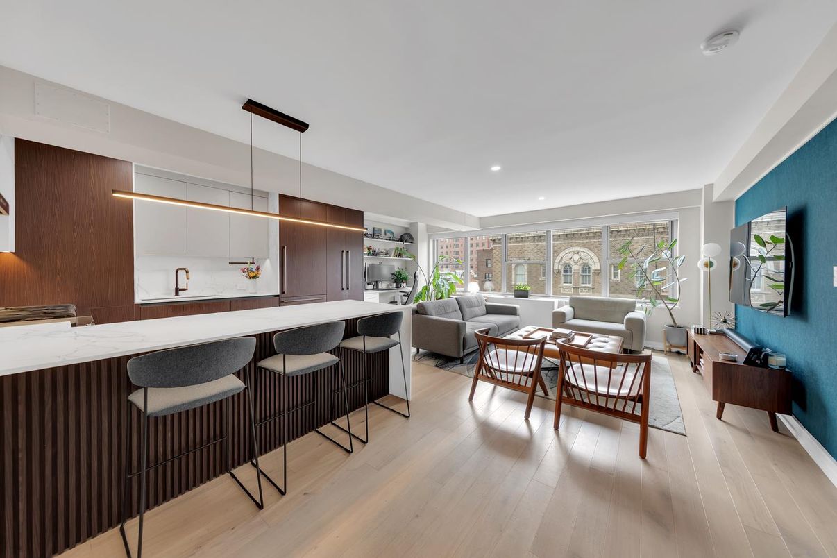 Interior, Kitchen, Living room, Pendant Lights, Recessed Lighting, Wood Texture Flooring
