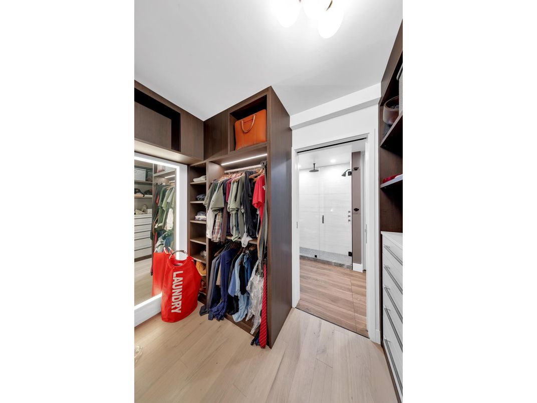 Interior, Walk-in Closets, Wood Texture Flooring