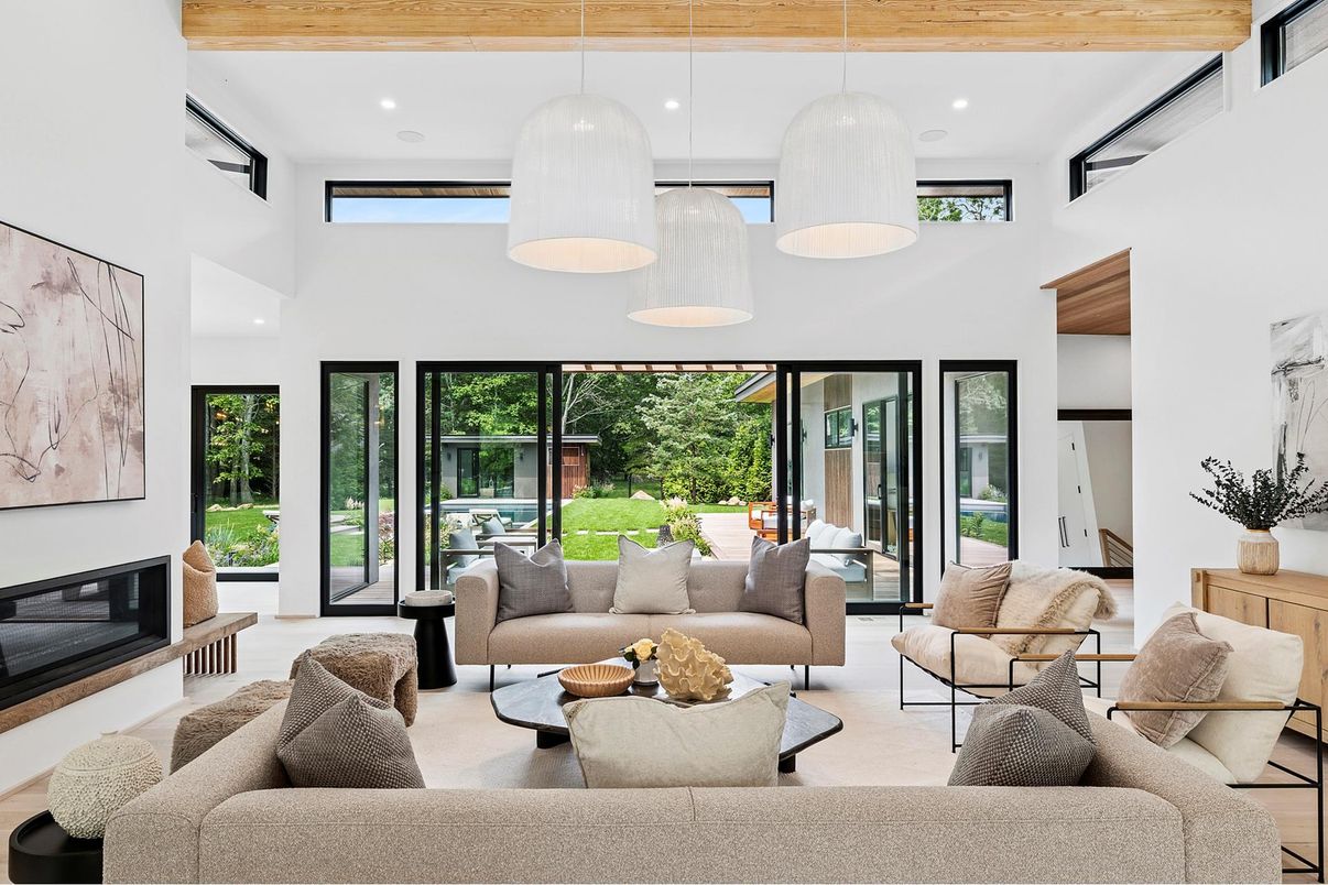 Interior, Living room, Pendant Lights, Recessed Lighting