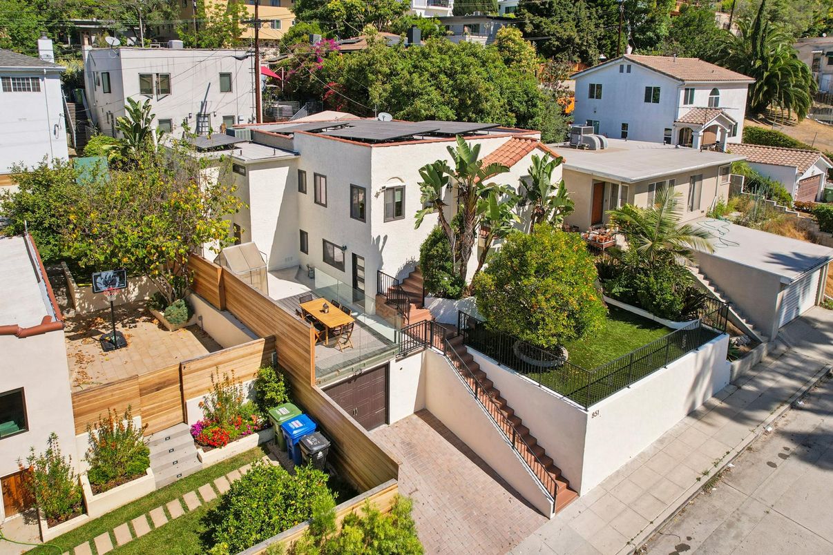 Exterior, Drone