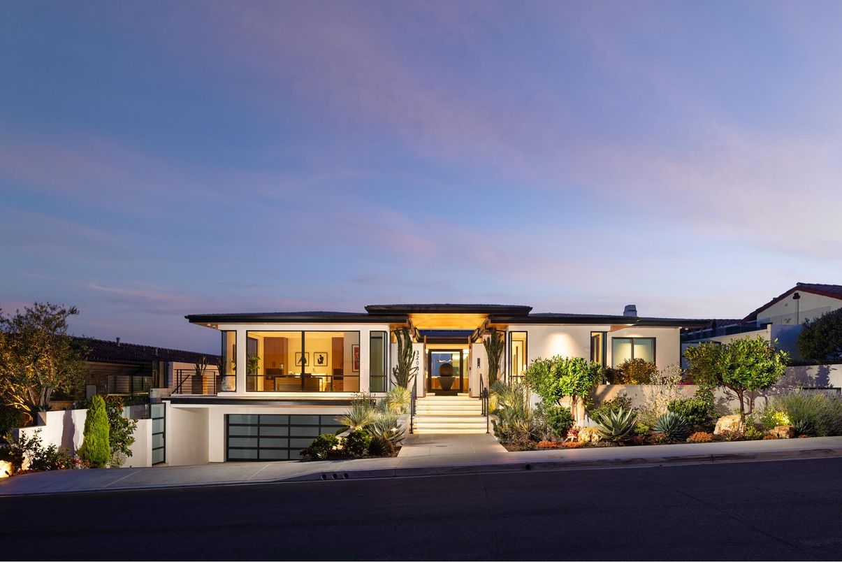 Attached, Exterior, Facade, Modern