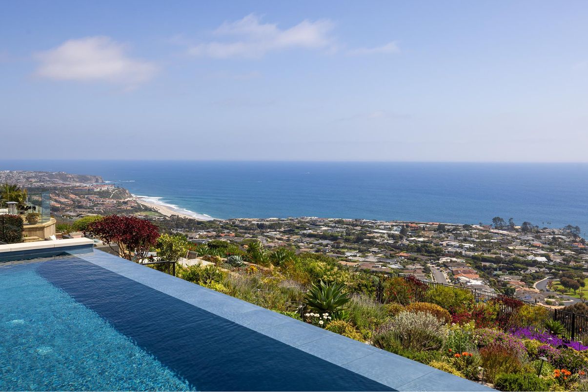 Exterior, Pool, Water