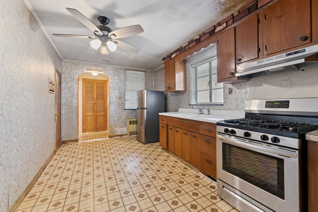 Interior, Kitchen, Stainless Steel Appliances