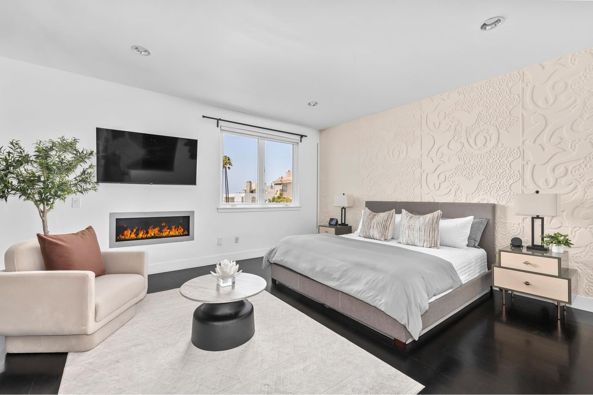Bedroom, Fireplace, Interior, Recessed Lighting, Wood Texture Flooring