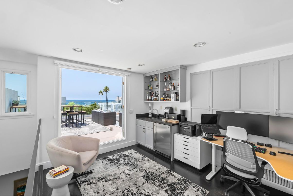 Home Office, Interior, Recessed Lighting, Water, Wood Texture Flooring