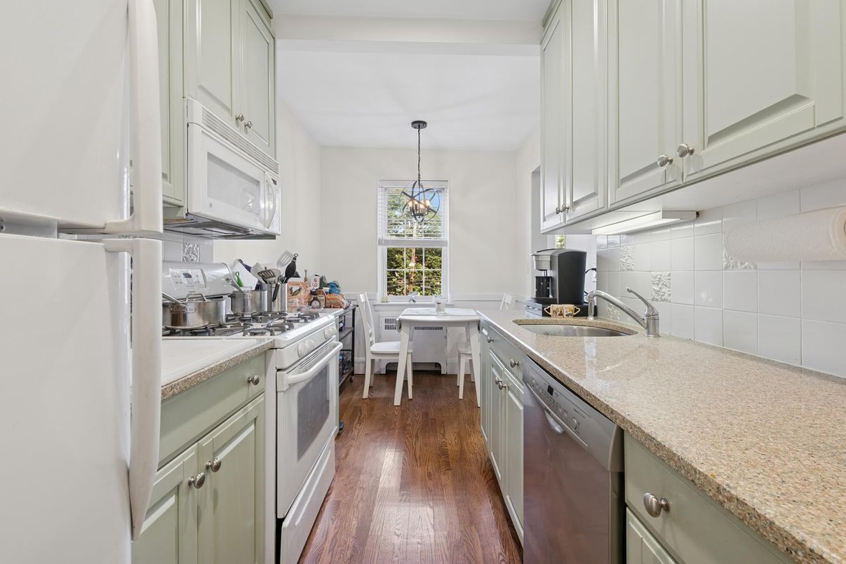 Dining room, Interior, Kitchen, Pendant Lights, Wood Texture Flooring