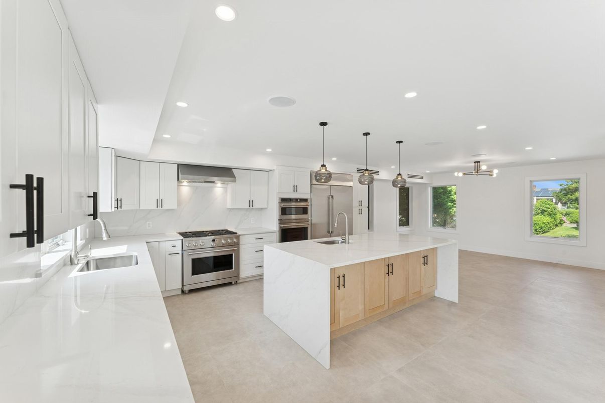 Interior, Kitchen, Pendant Lights, Recessed Lighting, Stainless Steel Appliances
