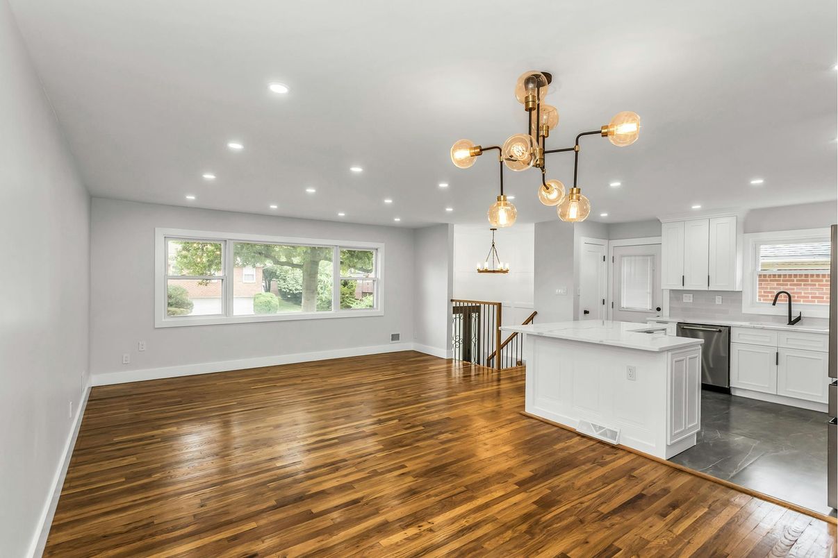 Interior, Kitchen, Pendant Lights, Recessed Lighting, Wood Texture Flooring