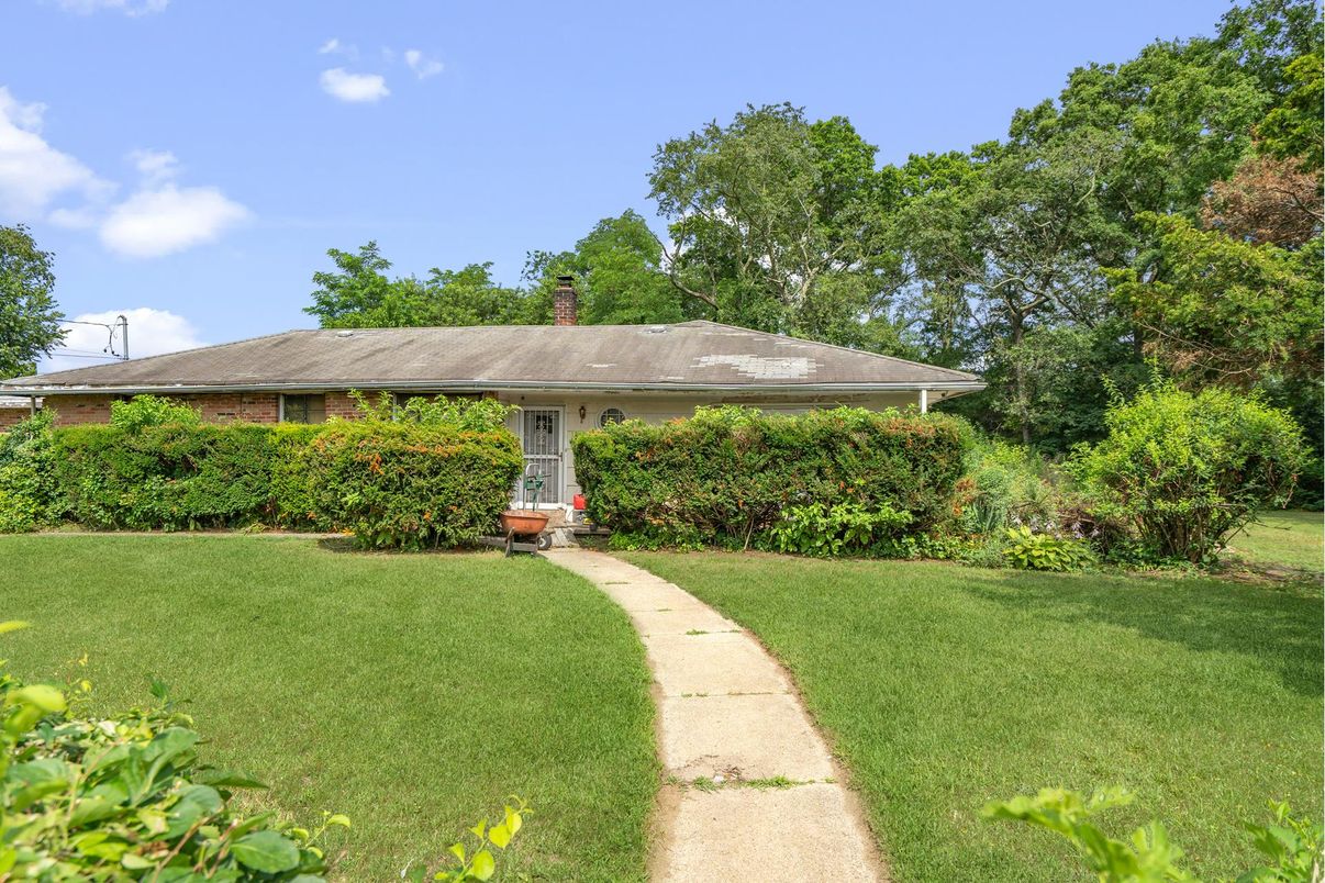 Backyard, Exterior, Facade, Ranch