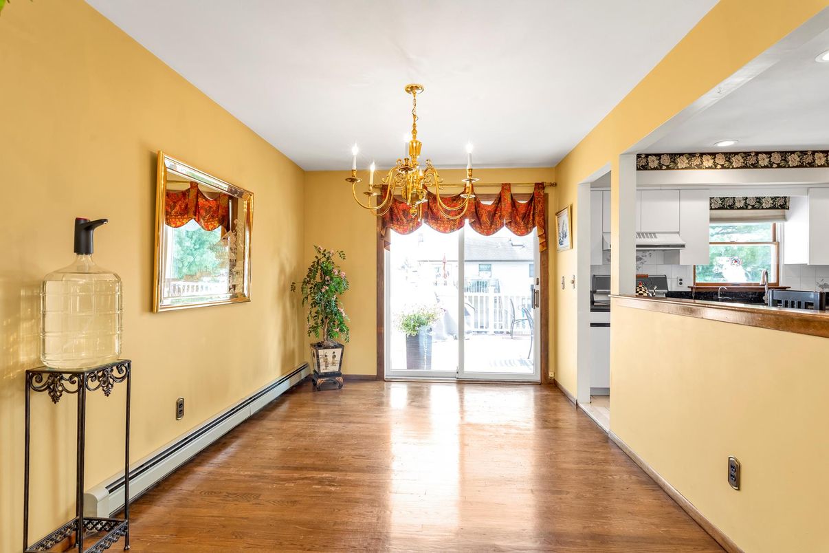 Chandelier, Interior, Kitchen, Recessed Lighting, Wood Texture Flooring
