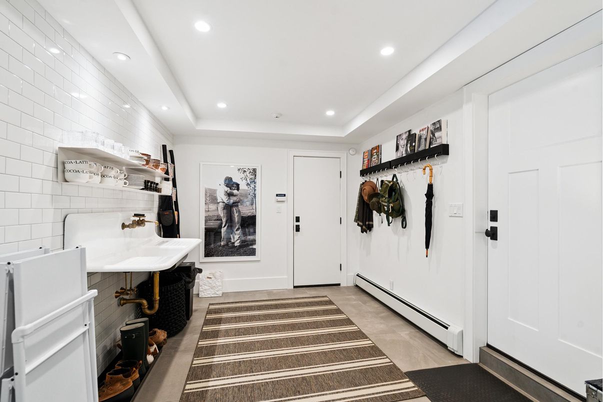 Interior, Recessed Lighting
