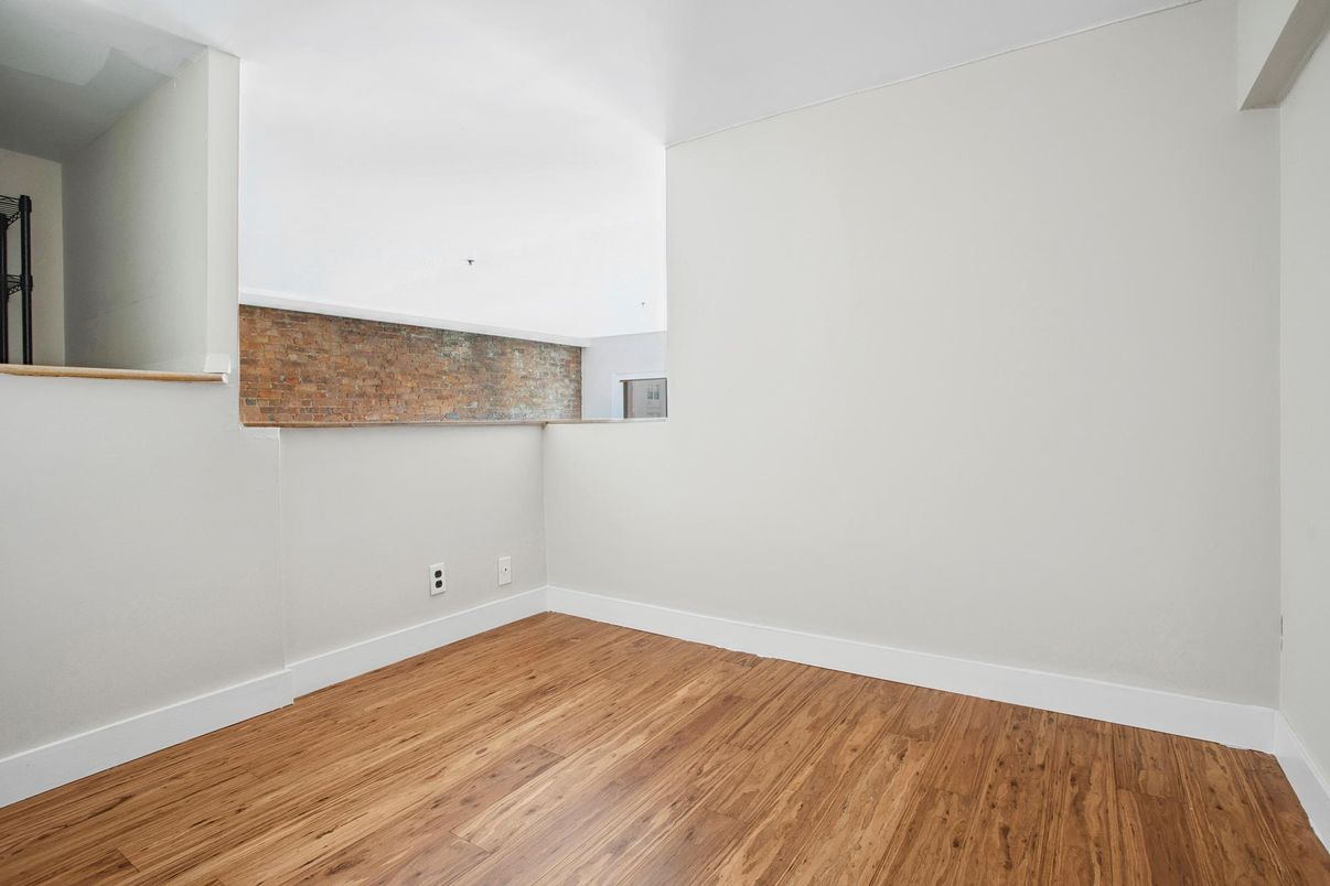 DE Listing image placeholder
