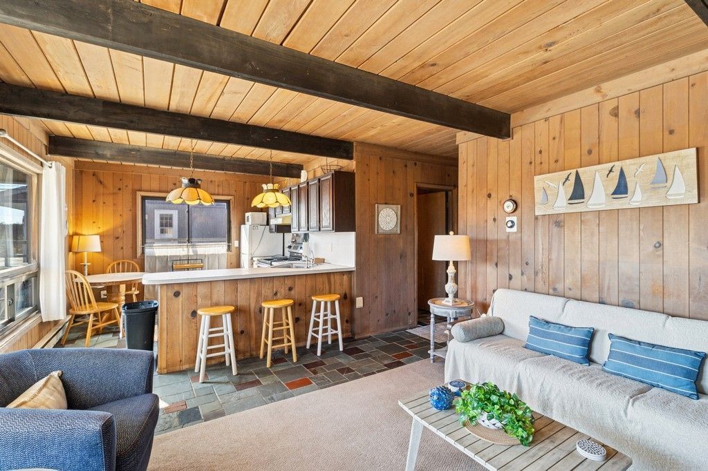 Interior, Pendant Lights, Wooden Beams, Wooden Ceilings, Wooden Walls