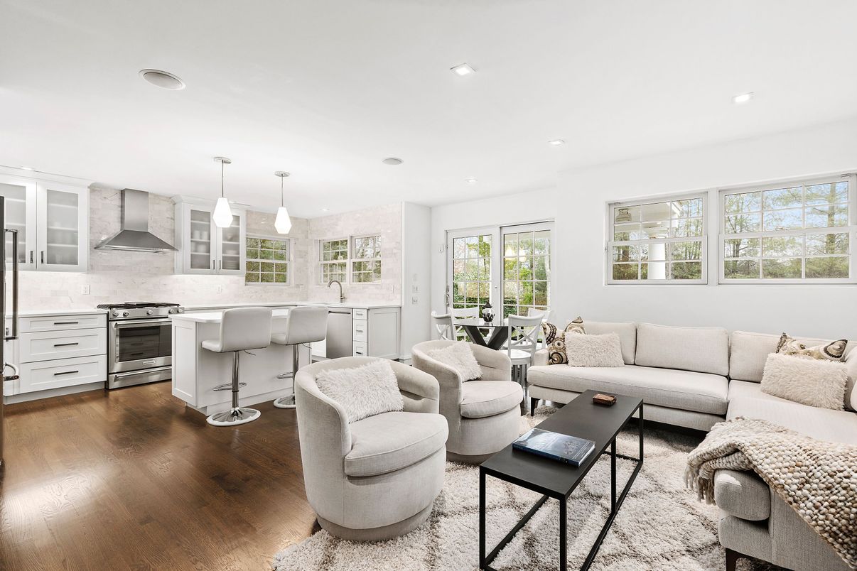 Interior, Kitchen, Living room, Pendant Lights, Recessed Lighting, Stainless Steel Appliances, Wood Texture Flooring