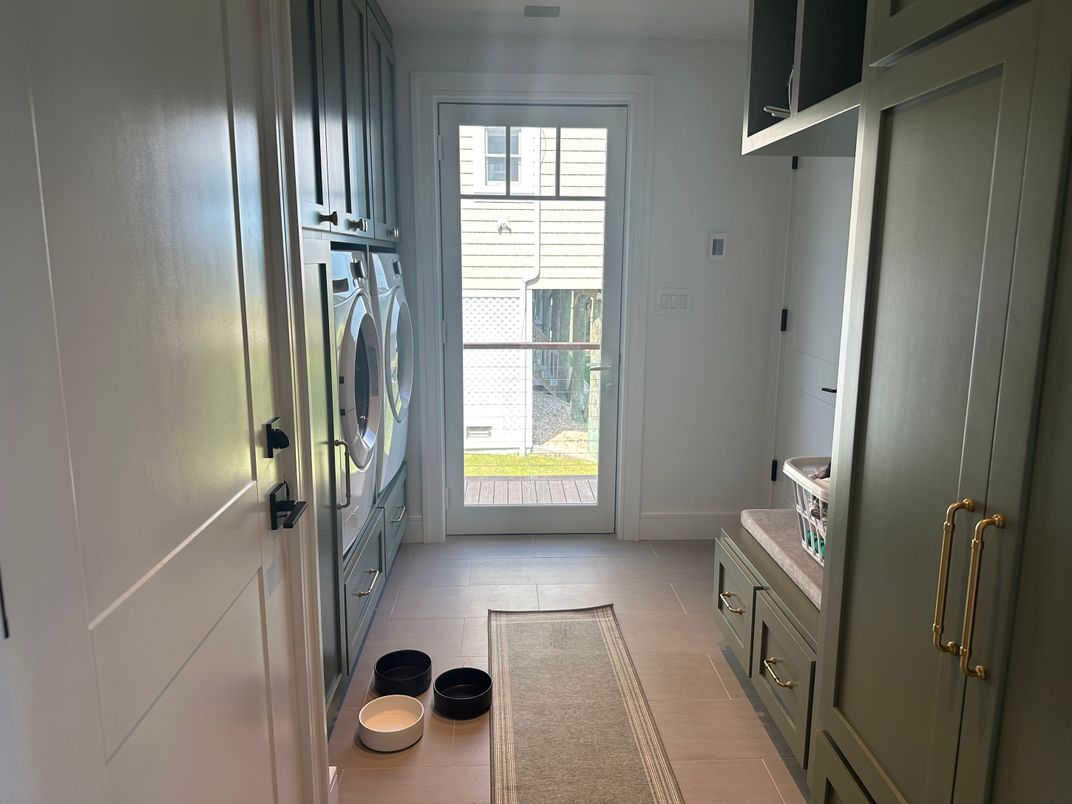 Interior, Washer, Wood Texture Flooring