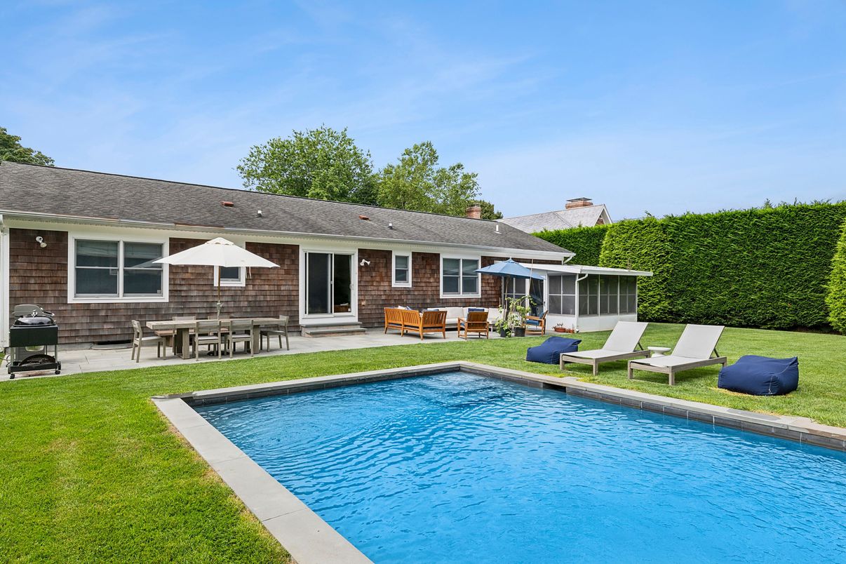 Exterior, Pool