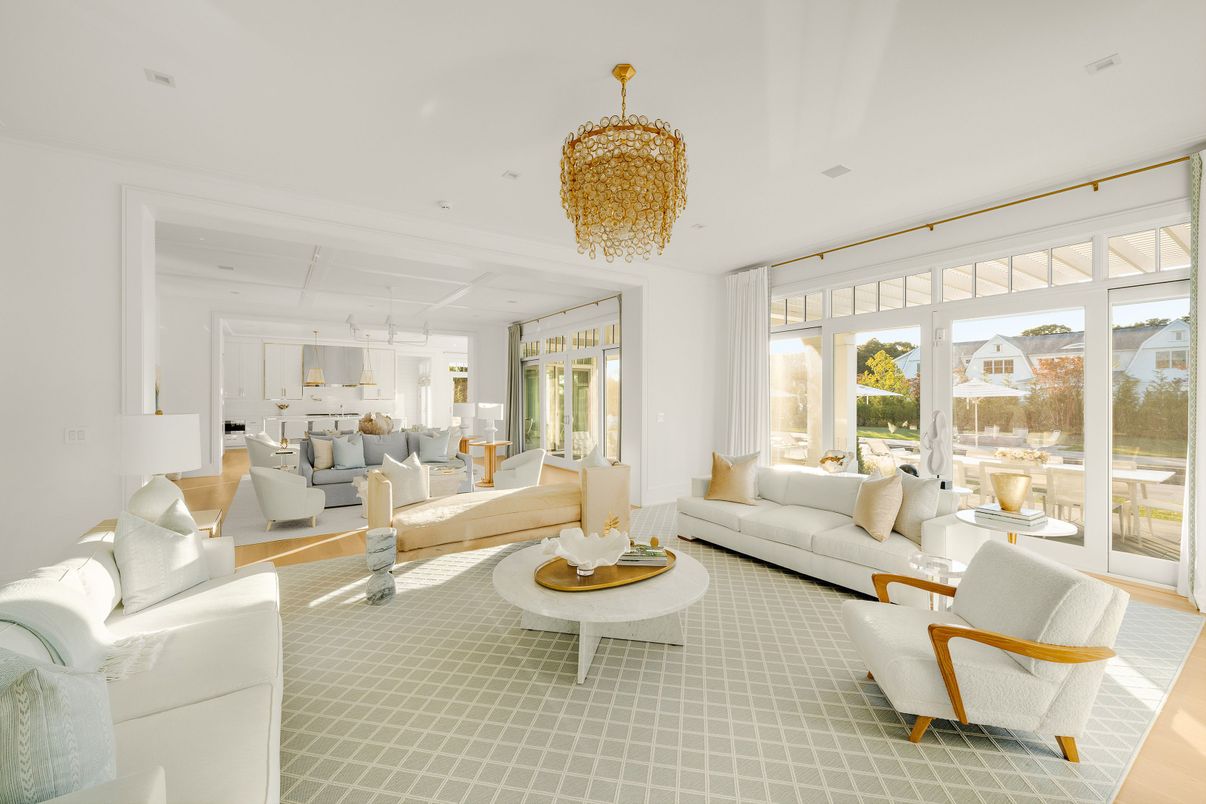 Chandelier, Interior, Living room, Recessed Lighting, Wood Texture Flooring