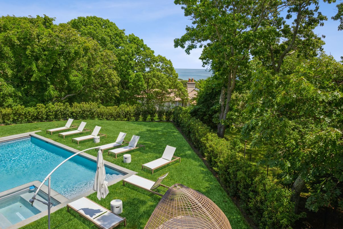 Exterior, Pool, Water