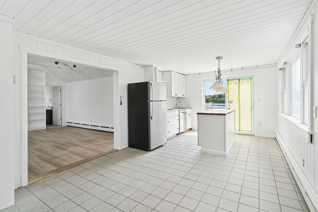 Interior, Kitchen, Pendant Lights, Wood Texture Flooring