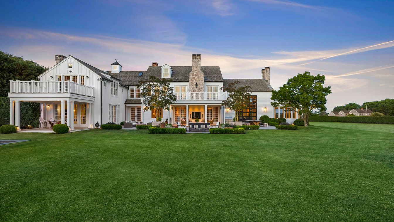 Backyard, Exterior, Facade, French Provincial