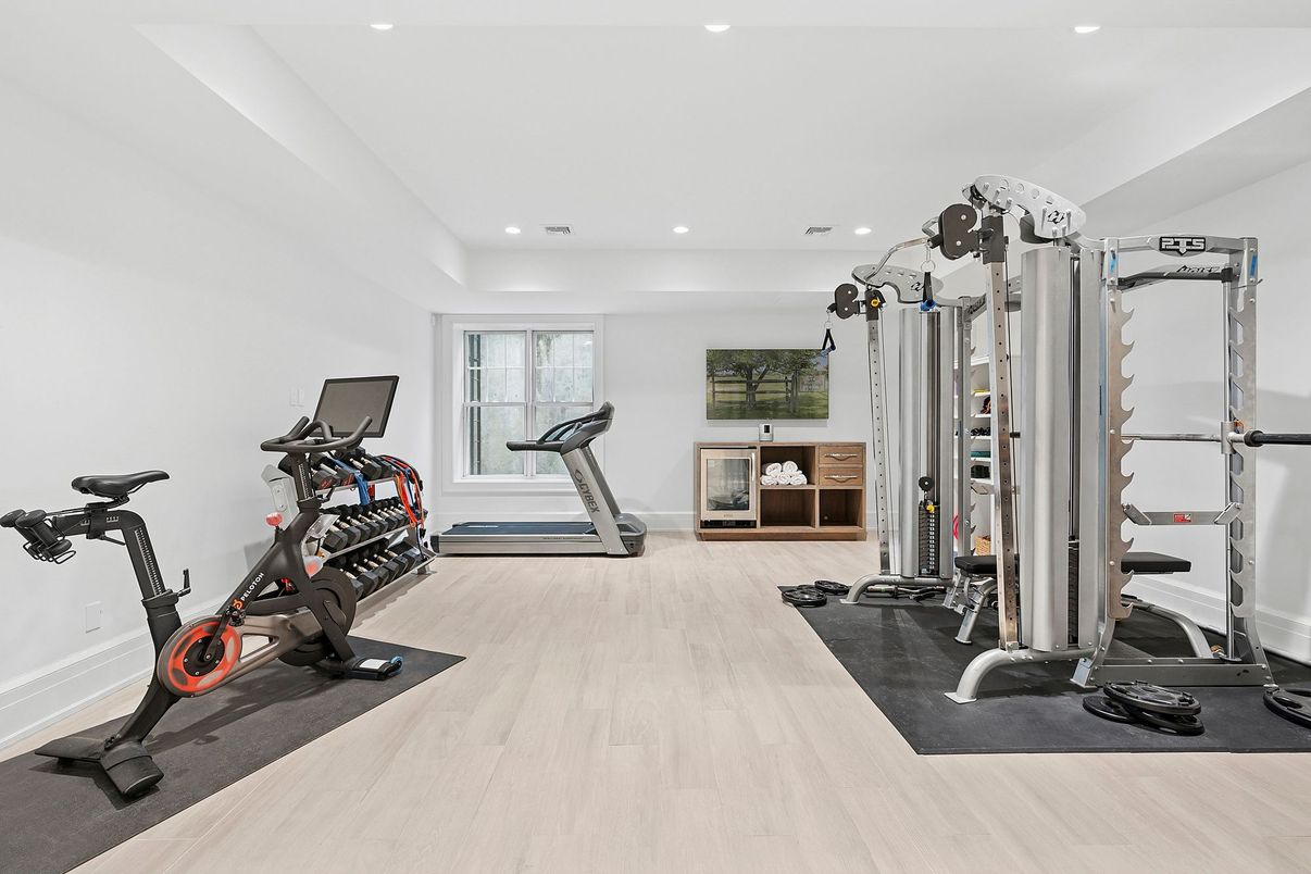 Fitness Equipment, Interior, Recessed Lighting, Wood Texture Flooring