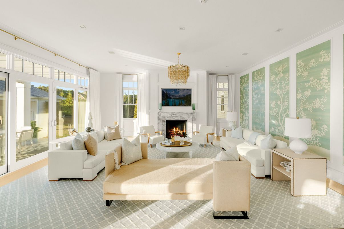Chandelier, Fireplace, Interior, Living room, Recessed Lighting