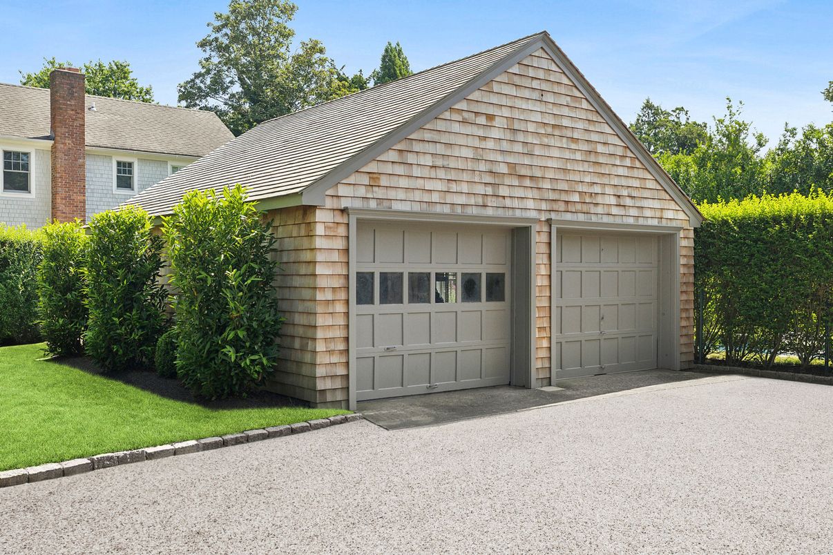 Detached Garage, Exterior
